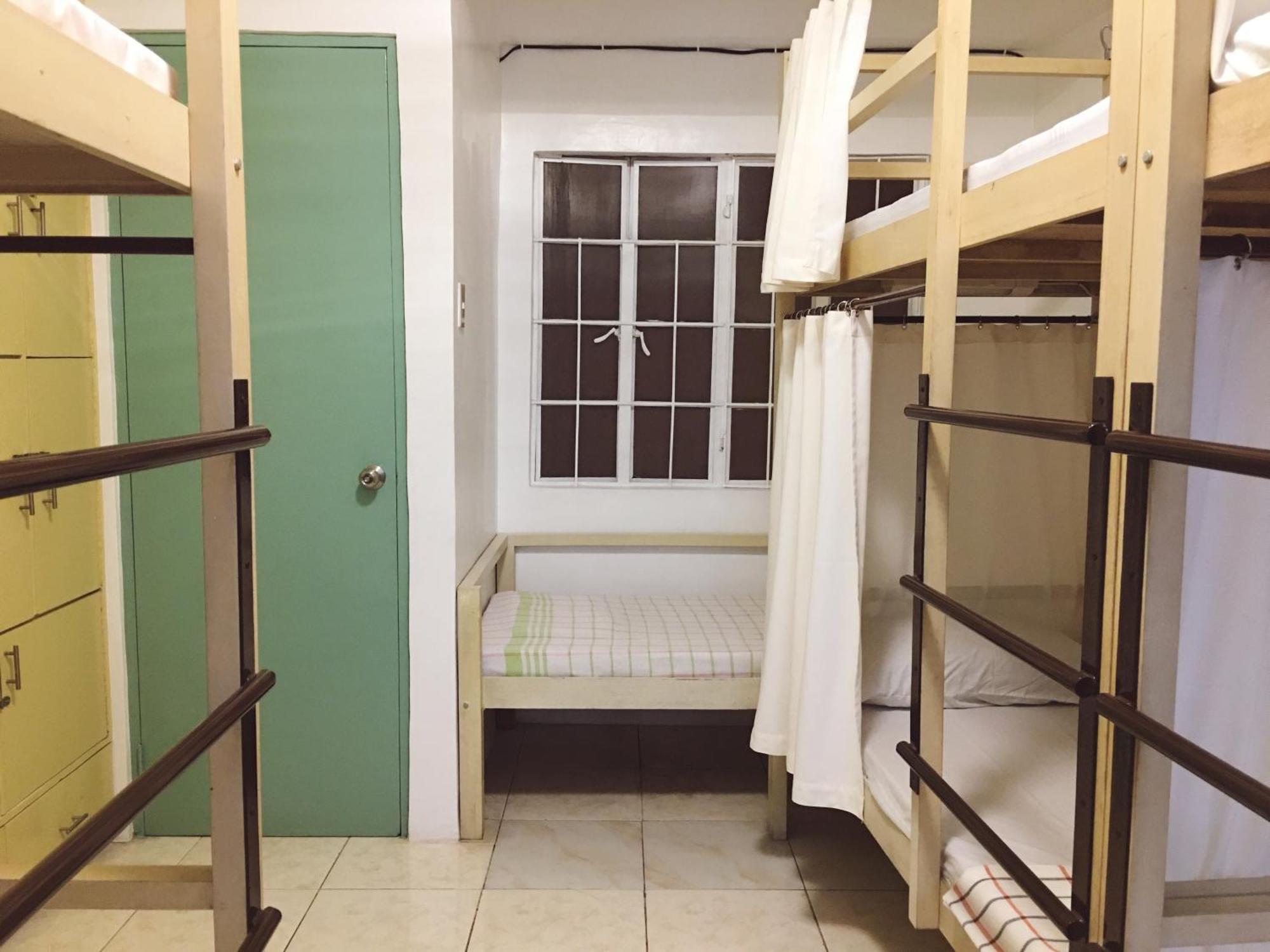 1 River Central Hostel Makati City Rom bilde