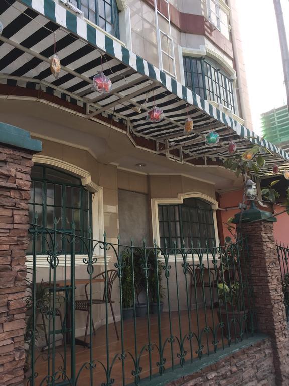 1 River Central Hostel Makati City Eksteriør bilde