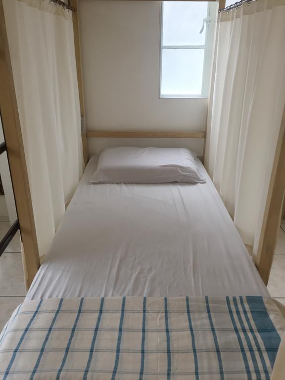 1 River Central Hostel Makati City Rom bilde